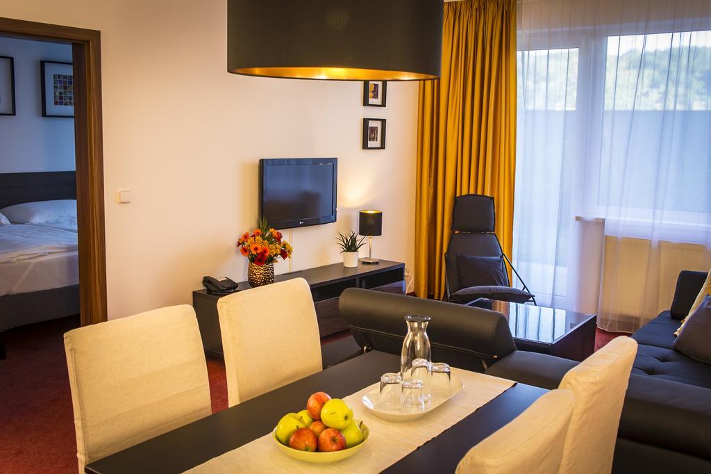 Apartmanovy Dum Landek Ostrava Bagian luar foto